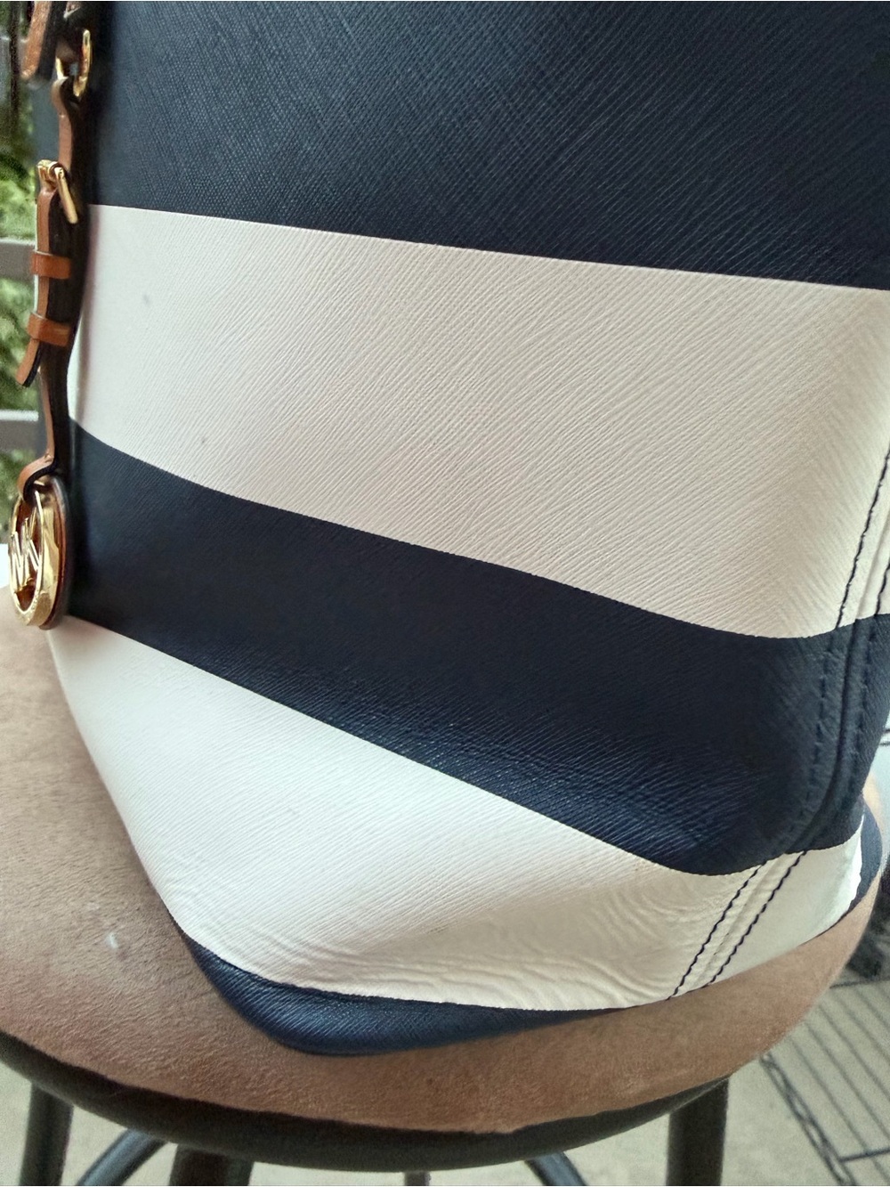 Michael Kors striped tote - Picture 11 of 14